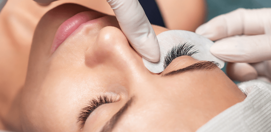 目元の施術イメージ